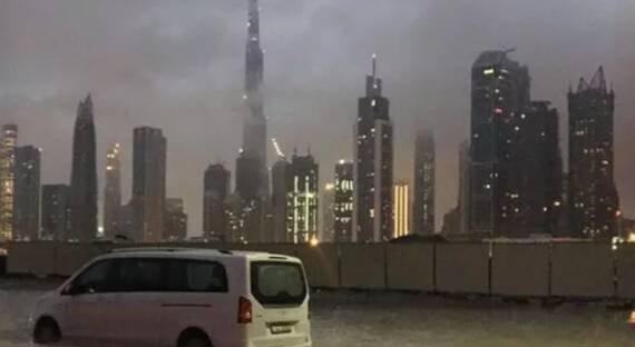 Над Дубаем разразился мощный ливень