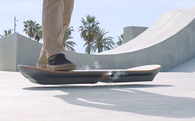 Lexus показал свой левитирующий скейт в действии