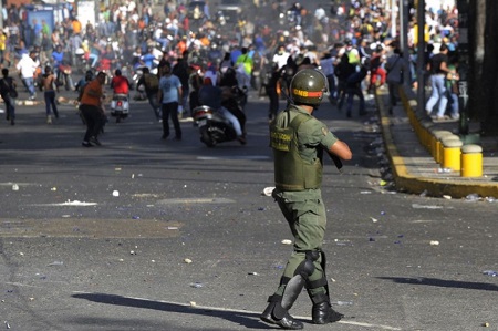 Власти Венесуэлы сообщили о подавлении восстания на военной базе