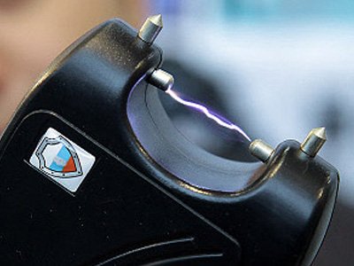 В Хакасии полицейского будут судить за "выбивание показаний" электрошокером